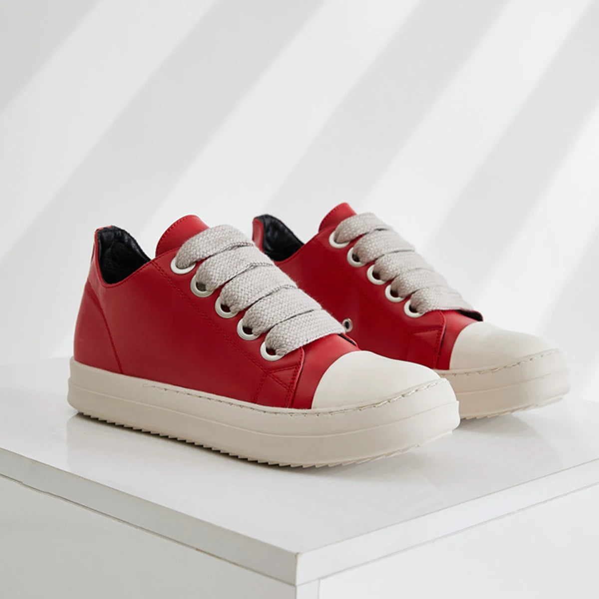 Men Casual Shoes Low Cut Flat Bottom Minimalist College Style Everyday Comfort Sneakers