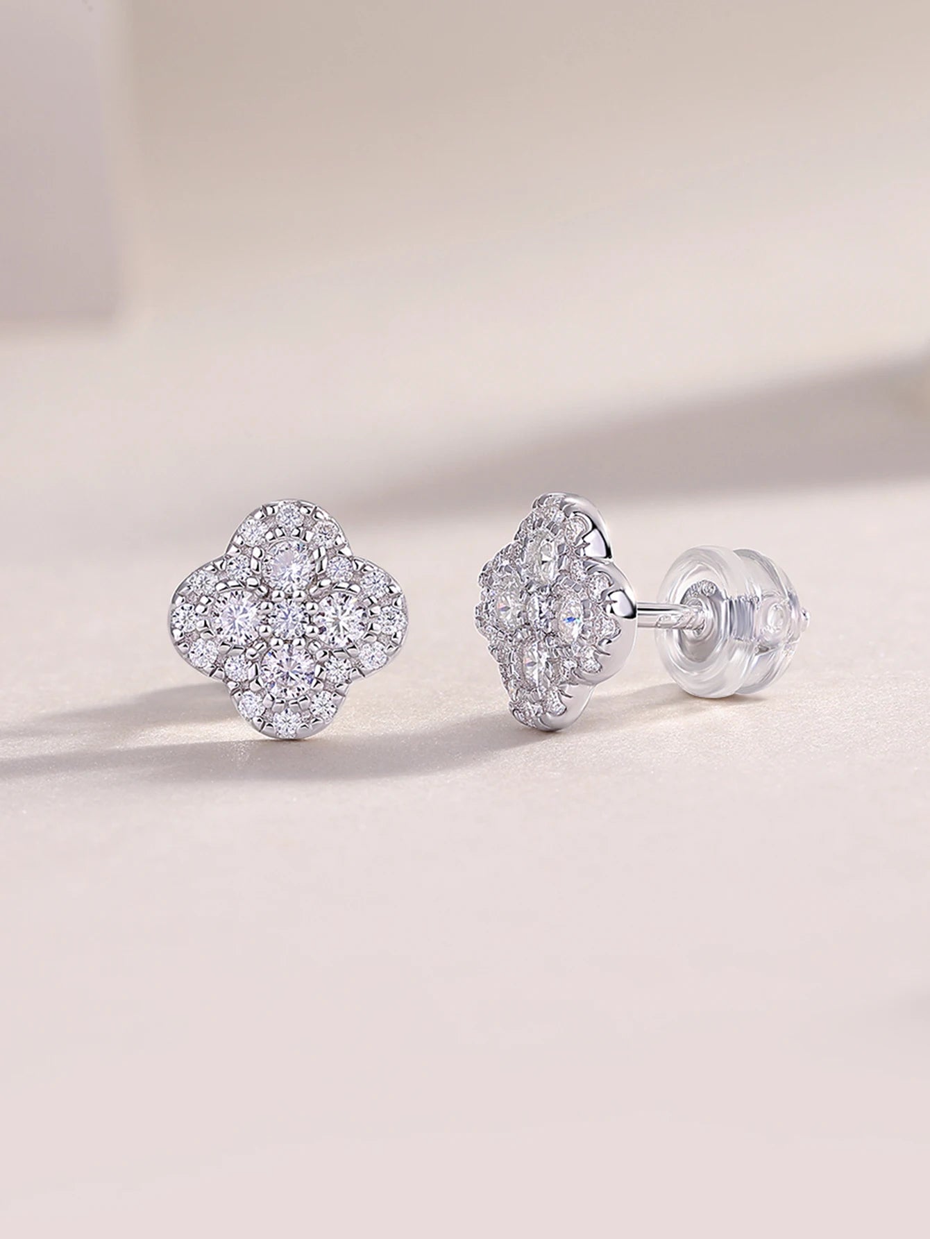 JIUZUAN Moissanite Flower Stud Earrings 925 Sterling Silver Gold Plated