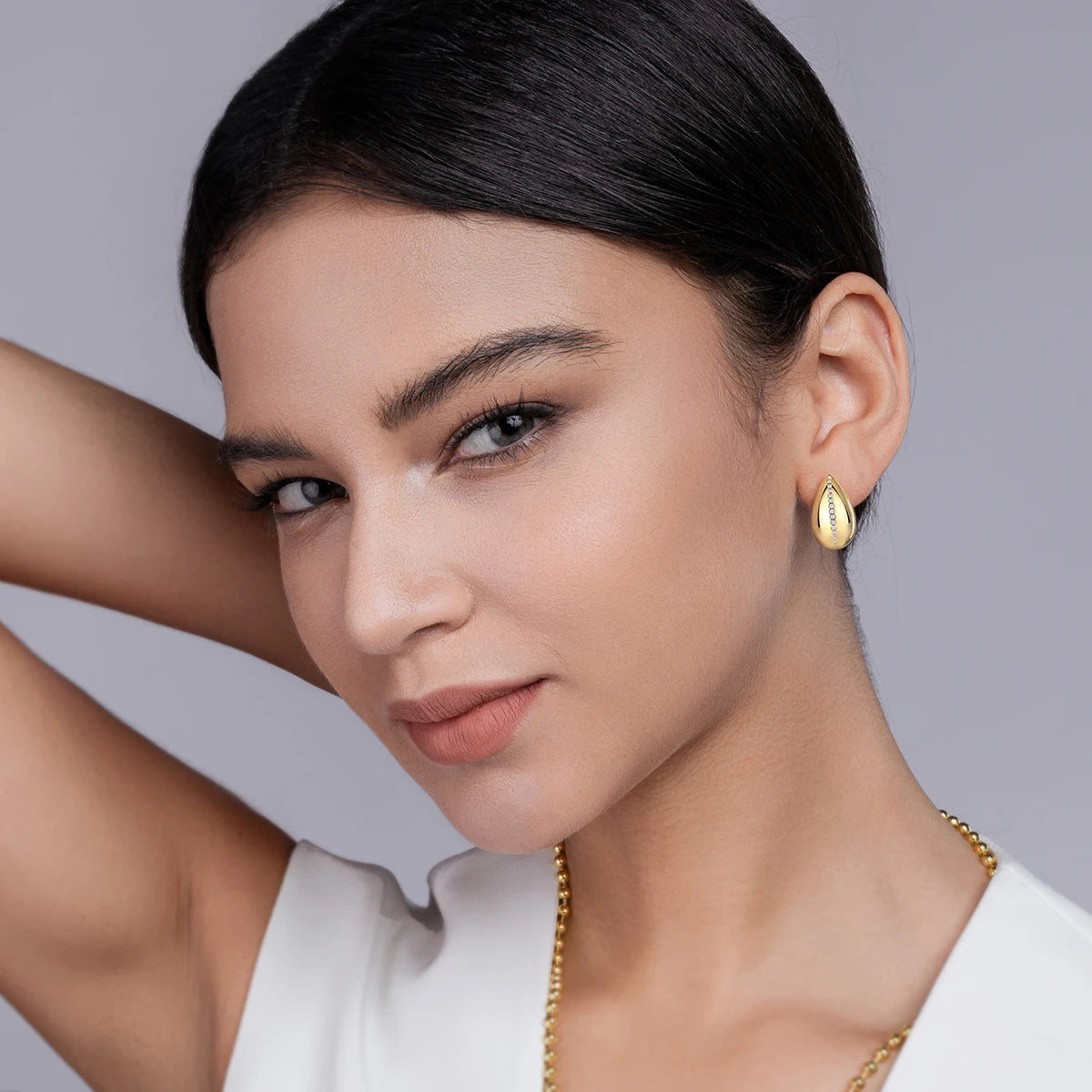 JIUZUAN 18K Gold Plated Teardrop Stud Earrings Sterling Silver Moissanite
