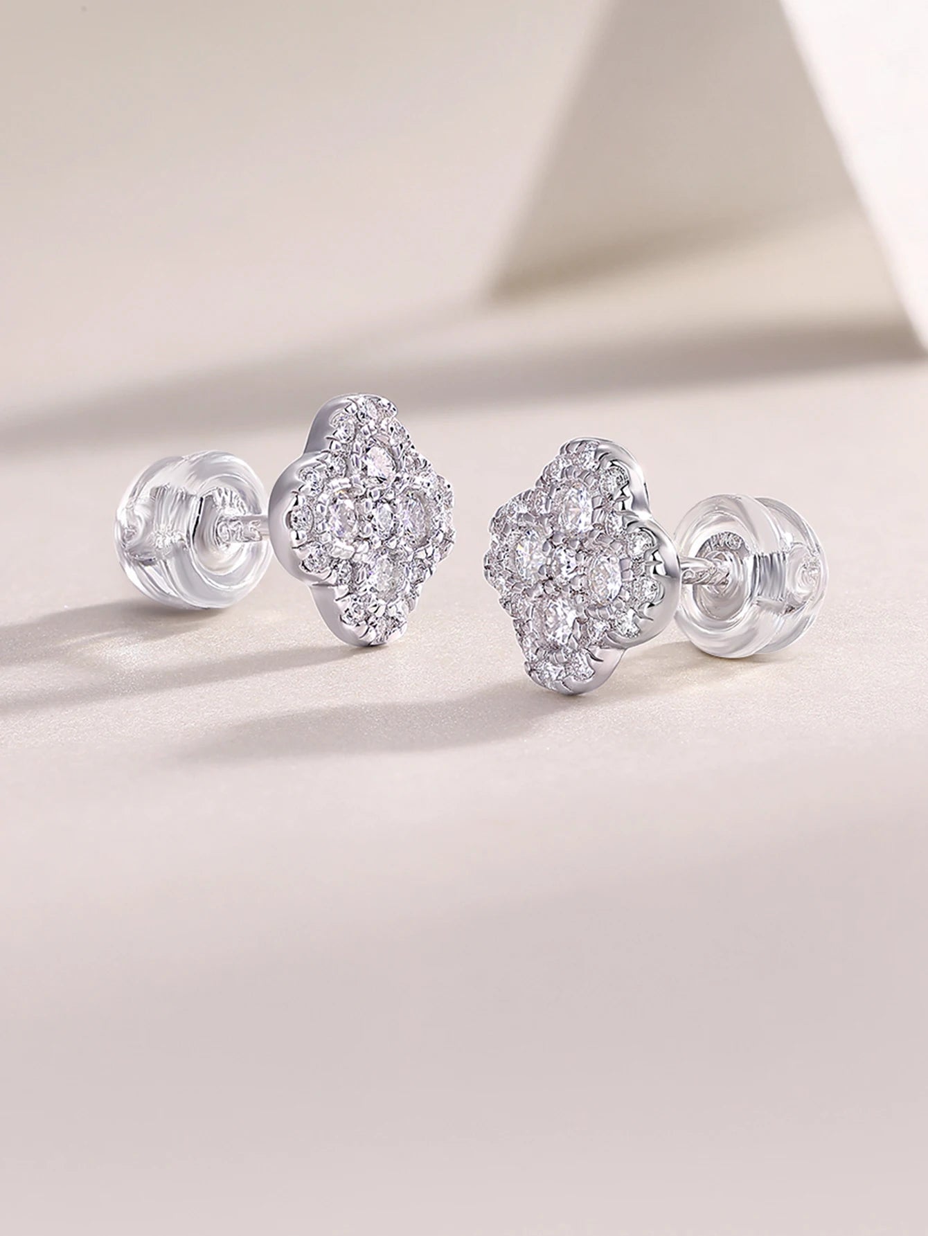 JIUZUAN Moissanite Flower Stud Earrings 925 Sterling Silver Gold Plated