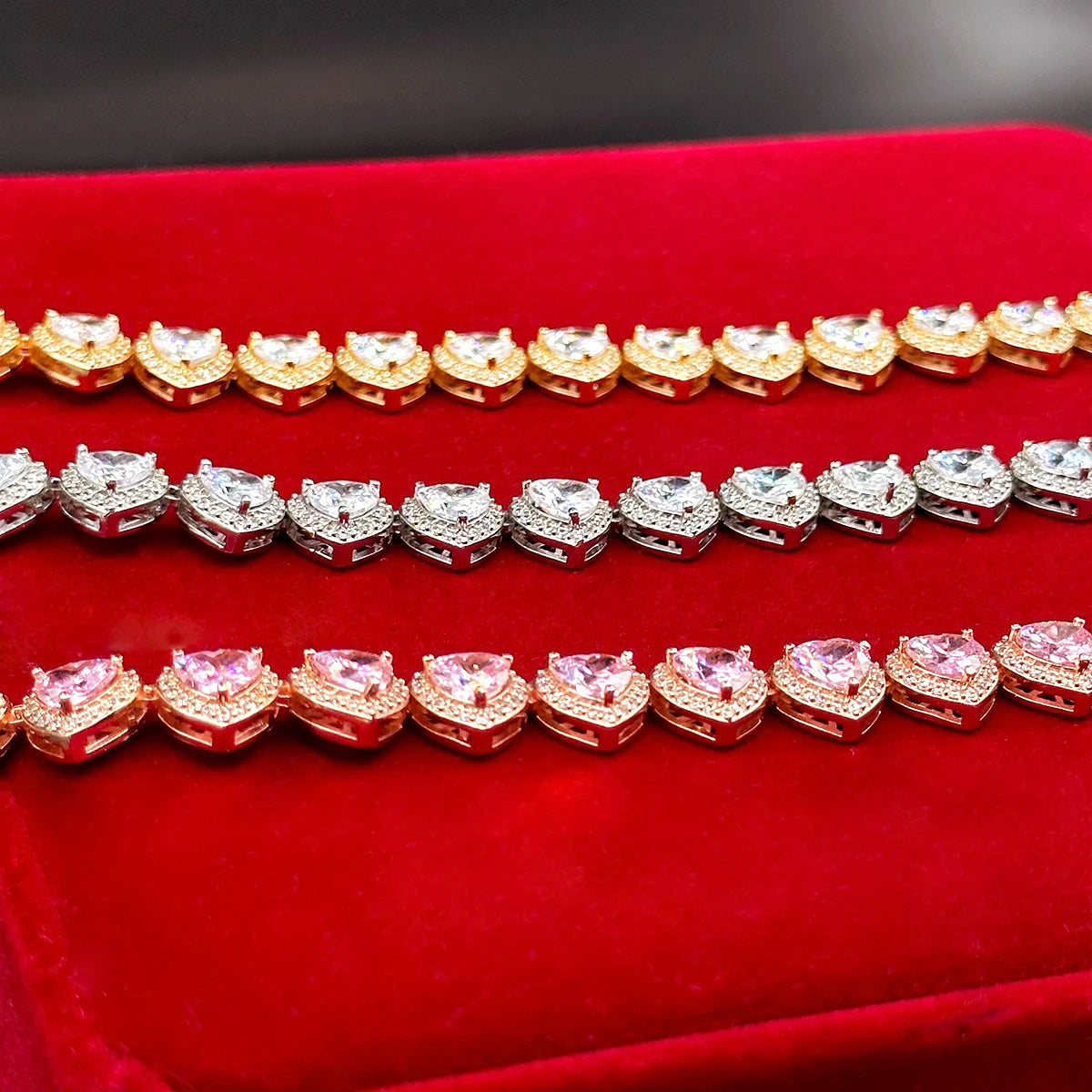 Aokaishen Clustered Heart Tennis Chain Necklace For Women