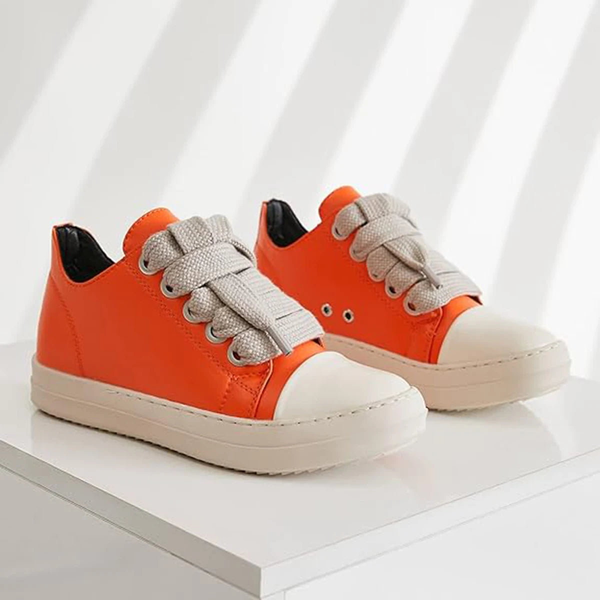Men Casual Shoes Low Cut Flat Bottom Minimalist College Style Everyday Comfort Sneakers