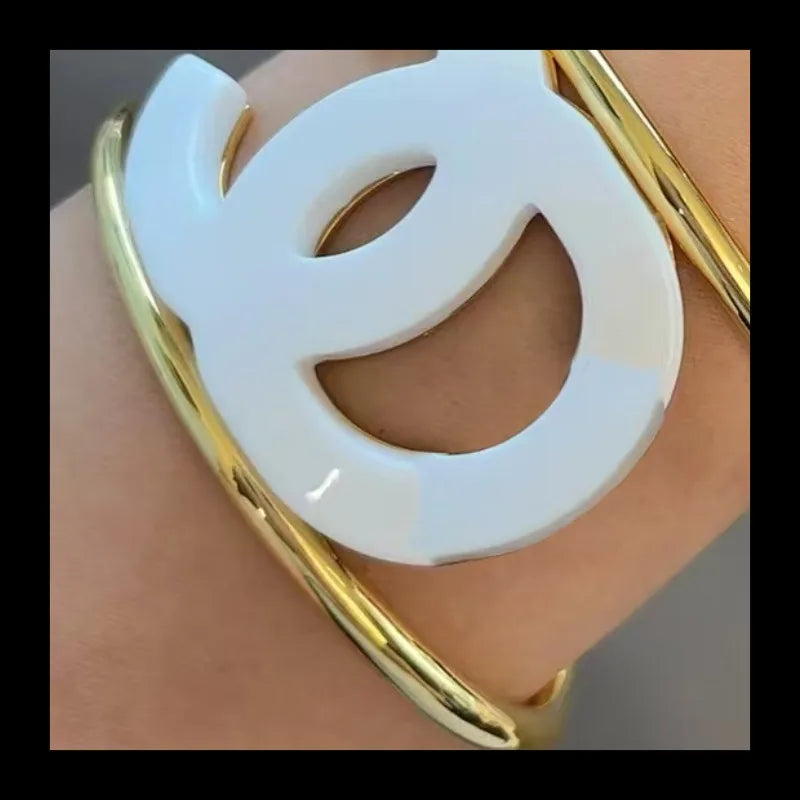 Popular High Version C Home Xiaoxiang Opening Bracelet Acrylic Wide Version Bracelet