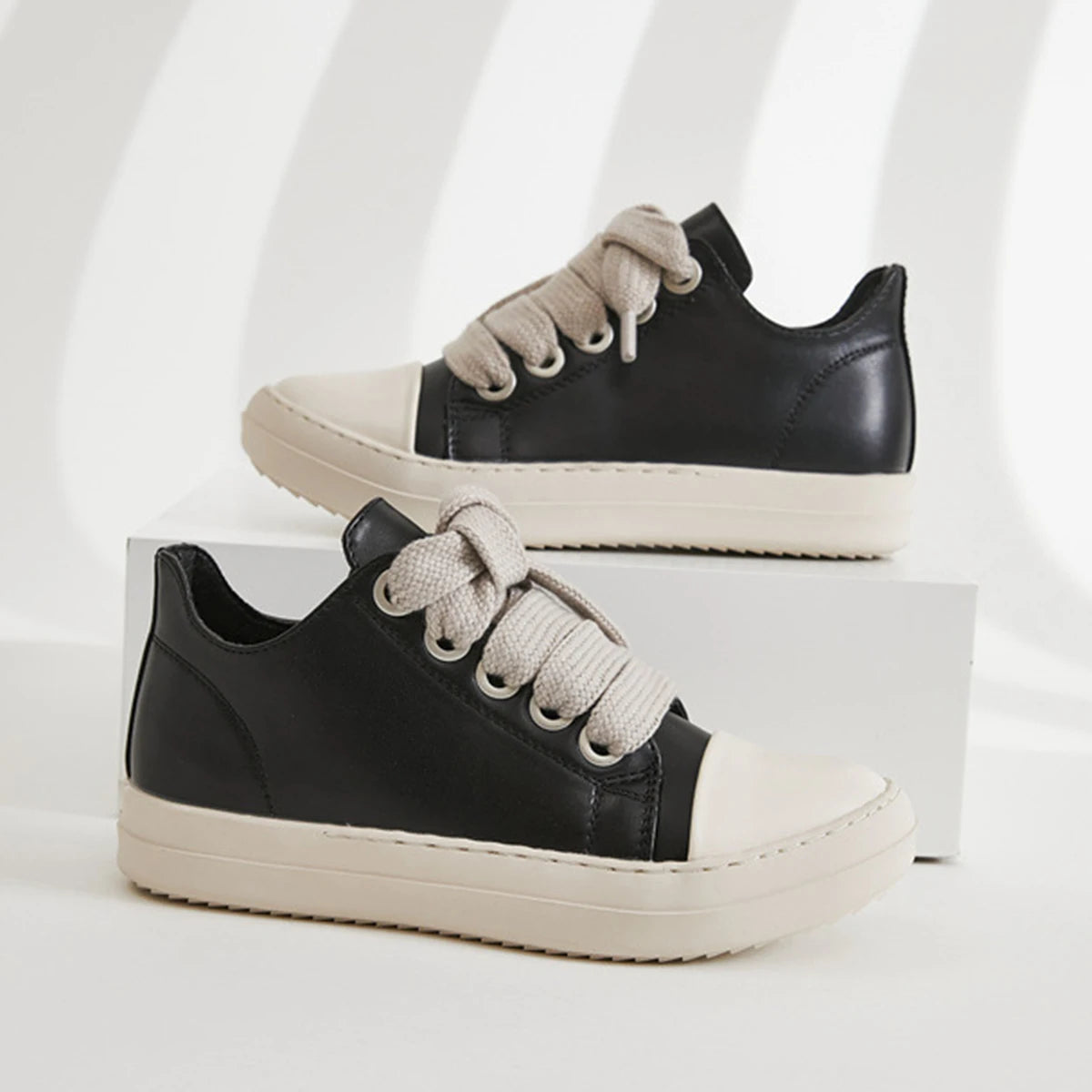 Men Casual Shoes Low Cut Flat Bottom Minimalist College Style Everyday Comfort Sneakers